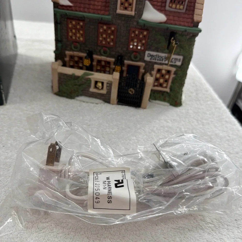 Dept 56 Dickens Village Dedlock Arms 3rd Edition Signature Series Retired 57525